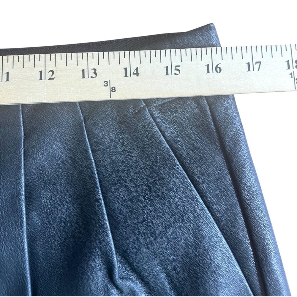 Banana Republic Womens Black Vegan Leather Tapered Leg Ankle Pants Pleated 8 - Picture 13 of 15